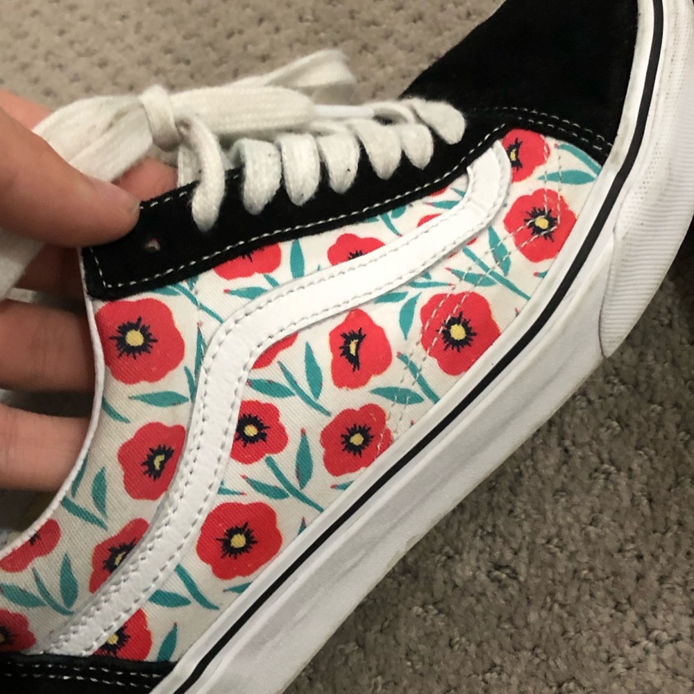 Womens Floral Vans Old Skool low Top sk8 Shoes, Flowers Sneakers size 9